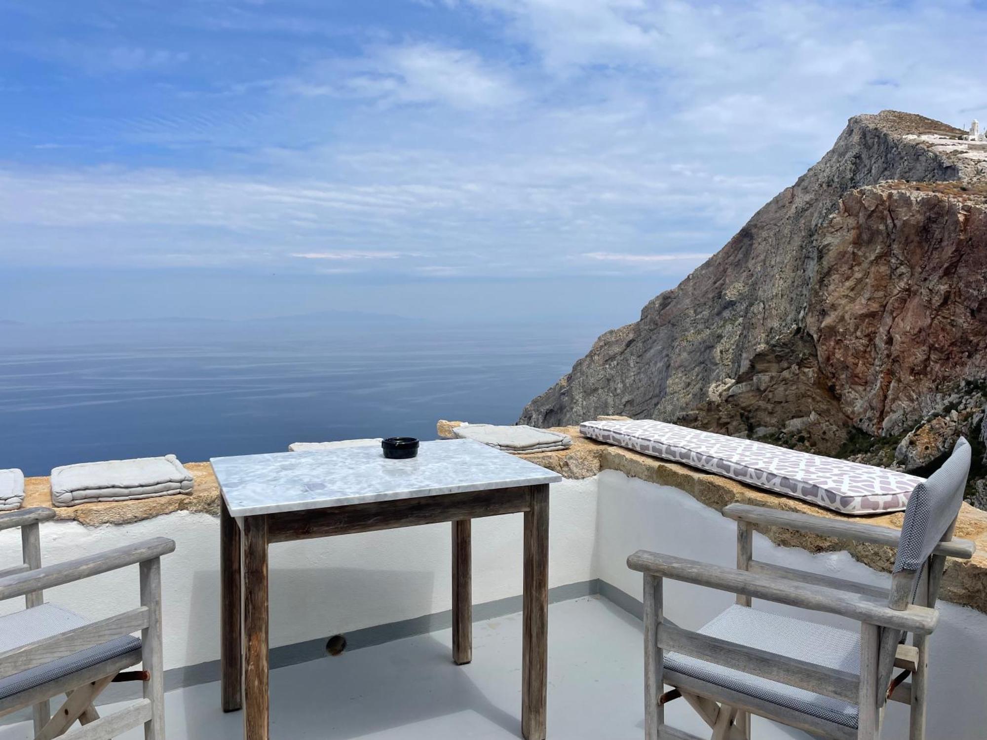 Folegandros-Cliffhouse Villa ภายนอก รูปภาพ