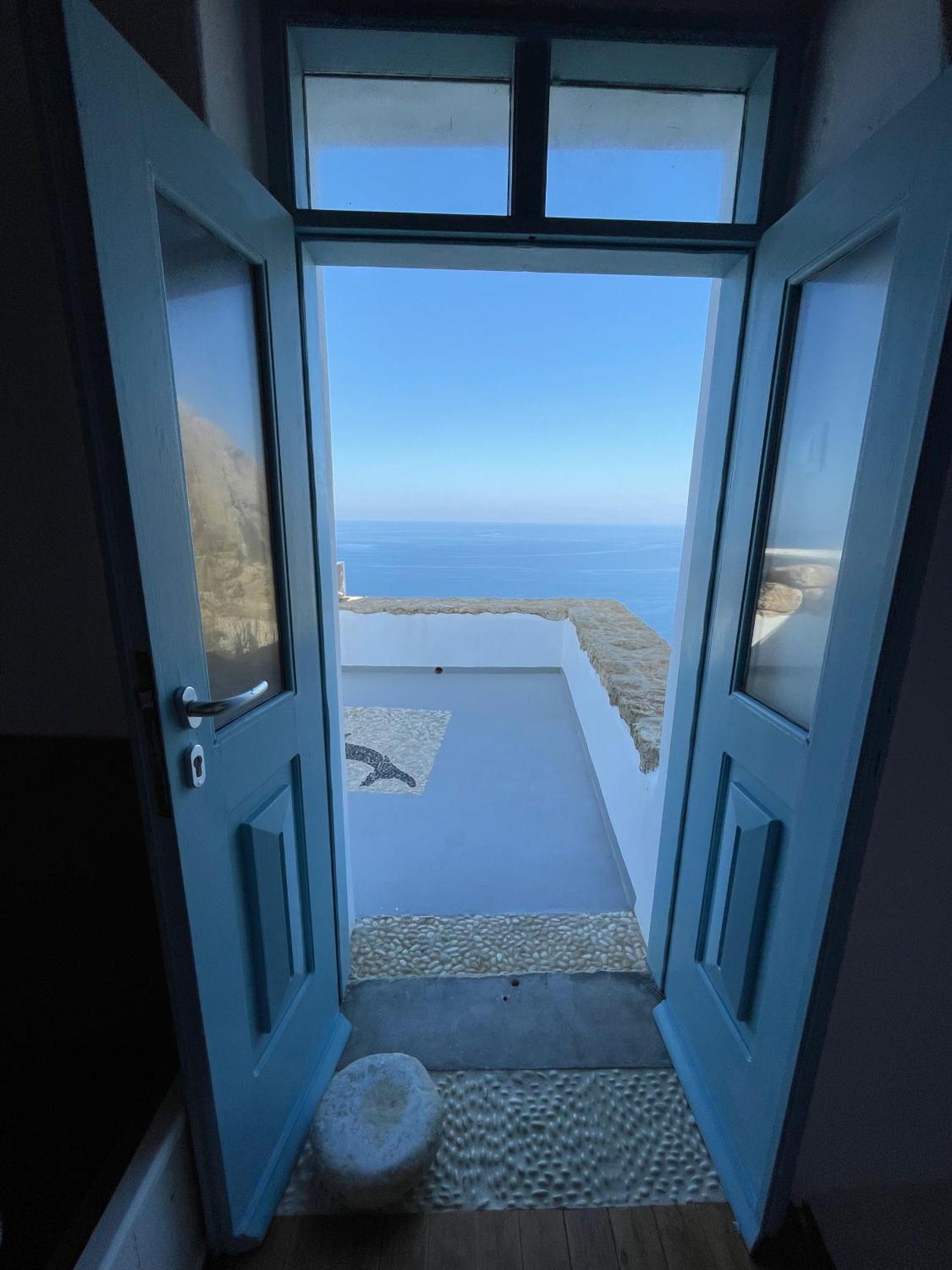 Folegandros-Cliffhouse Villa ภายนอก รูปภาพ