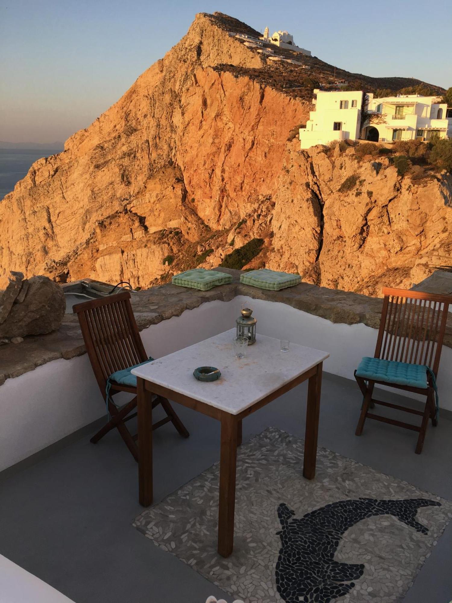 Folegandros-Cliffhouse Villa ภายนอก รูปภาพ