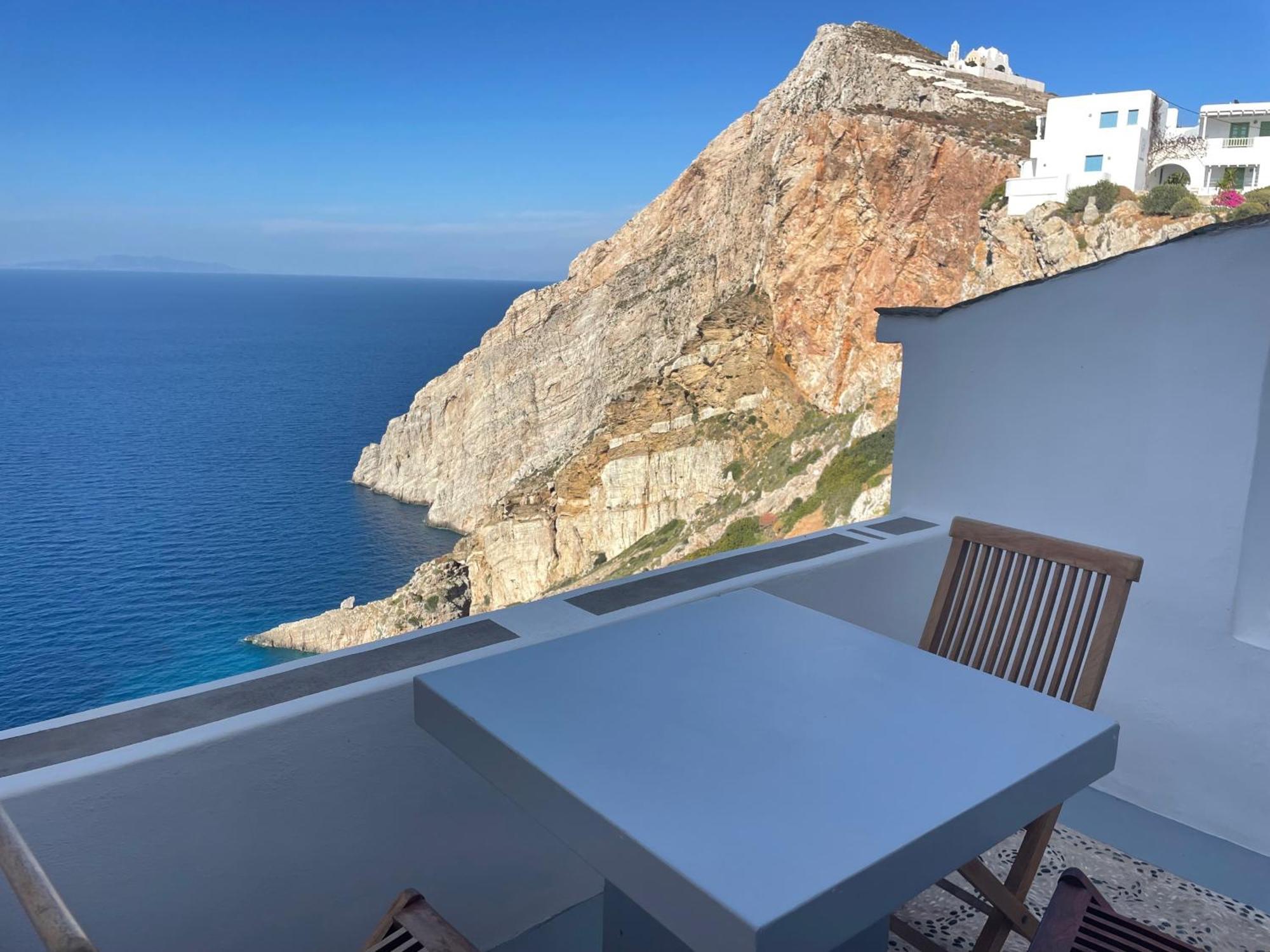 Folegandros-Cliffhouse Villa ภายนอก รูปภาพ