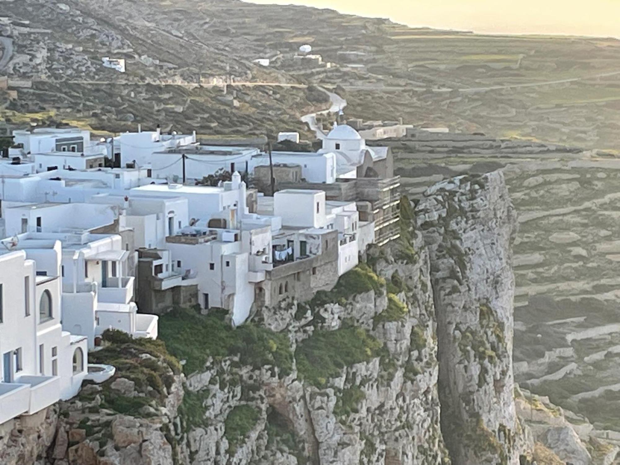 Folegandros-Cliffhouse Villa ภายนอก รูปภาพ