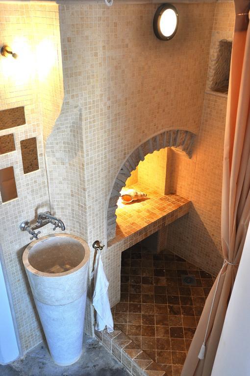 Folegandros-Cliffhouse Villa ภายนอก รูปภาพ